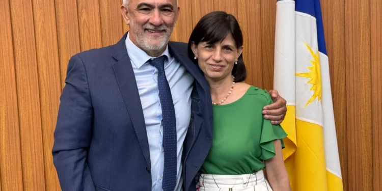 Deputado Amélio propõe Título de Cidadã Tocantinense para servidora com 33 anos de carreira na Aleto