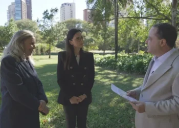 Dr. Roberto Kalil recebe Jaqueline Scholz, Professora Livre-Docente de Cardiologia do HCFMUSP, e Viviane Rocha, cardiologista da Unidade Clínica de Lipídios do InCor HCFMUSP • CNN