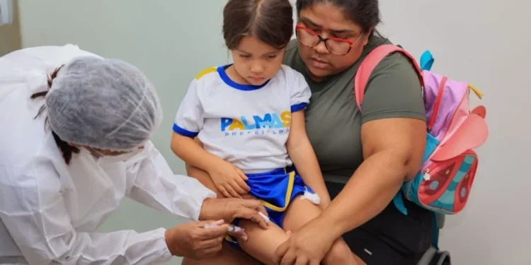 Com quatro anos de idade, Elisa Carvalho tomou vacinas recomendadas para faixa etária – Foto Júnior Suzuki