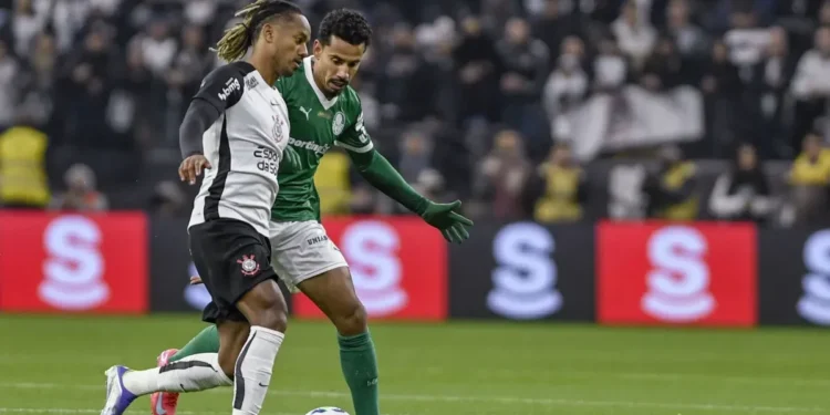 Carrillo durante jogo entre Corinthians x Palmeiras  • Victor Aznar/Sports Press Photo/Getty Images