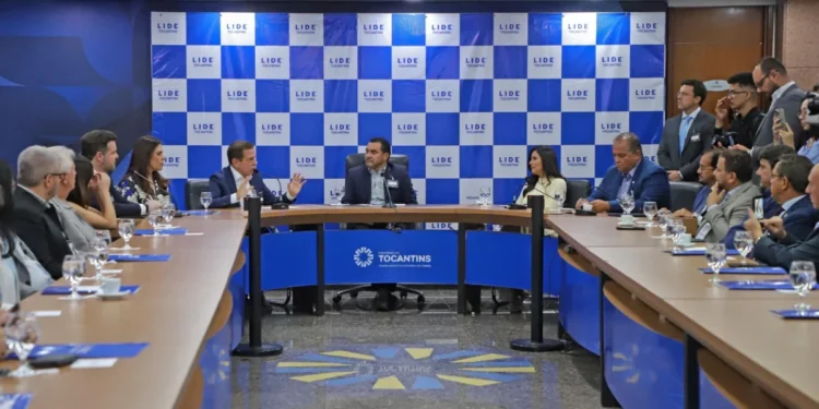 Governador Wanderlei Barbosa recebeu autoridades na sala de reuniões do Palácio Araguaia Governador José Wilson Siqueira Campos, em Palmas, para o lançamento do Lide Tocantins
