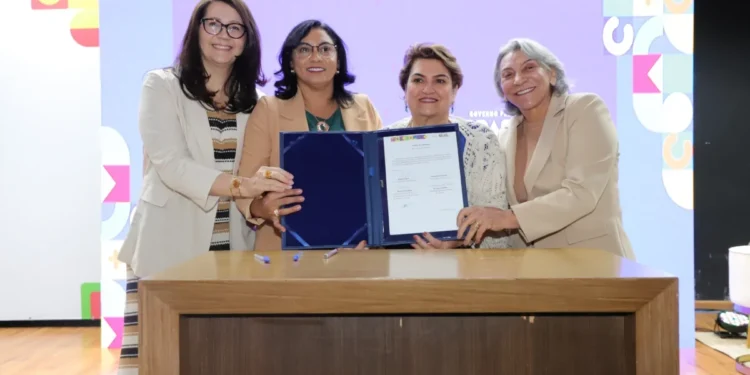 Assinado termo de convênio entre o Governo do Tocantins e o Ministério das Mulheres para a Casa da Mulher Brasileira em Palmas, no valor de R$ 2,5 milhões - Foto: Adilvan Nogueira/Governo do Tocantins