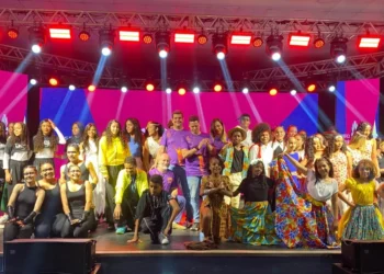 Estudantes representantes de todo o Estado participando do Festival de Dança do Tocantins