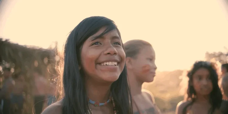 Série documental “Criança de Raiz” é finalista do Festival comKids, celebrando as infâncias ligadas à natureza, cultura e tradição