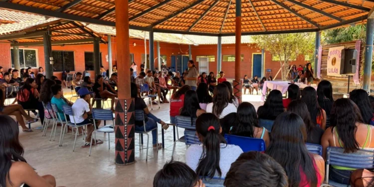 Governo do Tocantins leva aos territórios indígenas ação de sensibilização na língua materna para falar sobre combate à violência contra a mulher