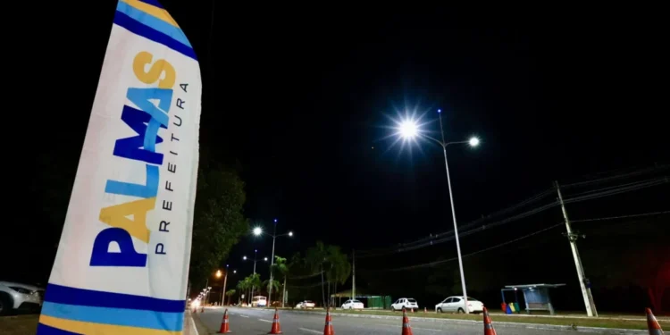 Iluminação de LED entregue na Avenida JK – Foto Flávio Cavalera