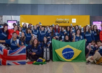 Entre o segundo semestre de 2022 e o segundo semestre de 2025, cerca de mil estudantes e professores de Etecs e Fatecs participaram do programa  • Divulgação / Roberto Sungi