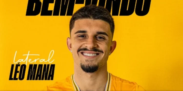 Léo Mana chega para fortalecer o elenco do Criciúma  • Reprodução / X