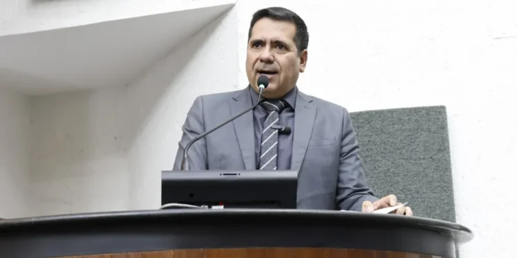 PL de Marcus Marcelo propõe ações para prevenir síndrome de Burnout entre profissionais da saúde