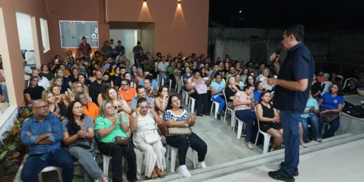 Com mais de 200 professores efetivos, Marcus Marcelo apresenta seu trabalho como professor deputado