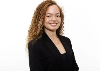 “Quero que histórias como a minha não sejam exceção. Acredito que todas as pessoas devem ter acesso à educação de qualidade”, afirma Maria Gabriella • Acervo pessoal