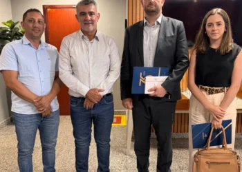 Deputado se reuniu com representantes da Operadora que farão análise da viabilidade técnica.
 Amanda Germiniani/Ascom Presidência