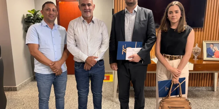 Deputado se reuniu com representantes da Operadora que farão análise da viabilidade técnica.
Amanda Germiniani/Ascom Presidência