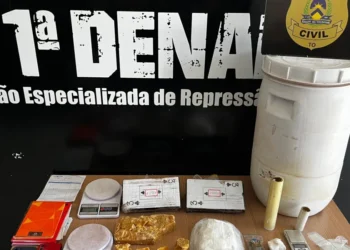 Tabletes de crack e cocaína foram encontrados no interior do tonel