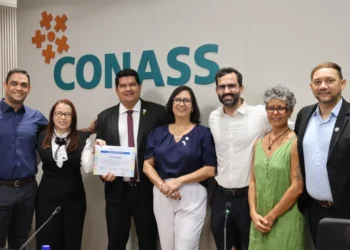 A Secretaria de Estado da Saúde foi homenageada durante reunião do Conselho Nacional de Secretários de Saúde realizada na quarta-feira, 27