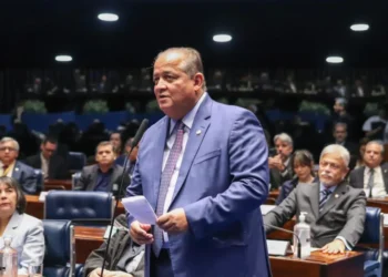 Vice-presidente do Senado, Eduardo Gomes participa da primeira entrega da Comenda Santa Dulce dos Pobres