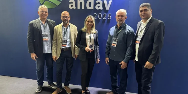 Representantes da Adapec durante o Congresso da Andav. Foto - Divulgação