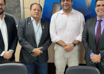 Ricardo Ayres e prefeito Paulo Roberto garantem avanço para conclusão da BR-242