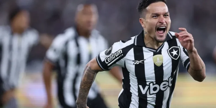 Artur, do Botafogo, comemorando gol relâmpago na Libertadores • Vítor Silva/Botafogo