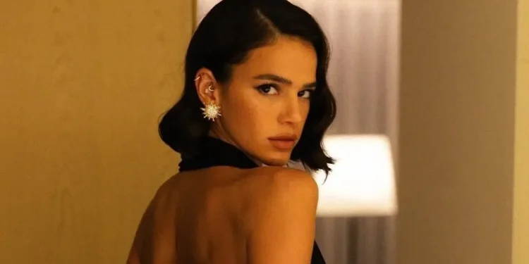 Bruna Marquezine recebe homenagens de famosos em seu aniversário de 30 anos