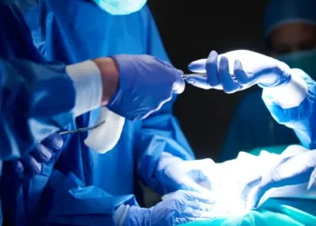 Cirurgia de aumento de altura é possível, mas dolorosa • gpointstudio/ freepik