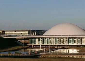 Congresso retorna às atividades focado na agenda econômica