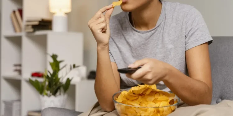Ultraprocessados afetam os músculos e articulações; médico explica como