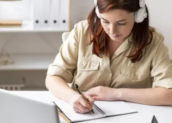 Com proposta inclusiva, o curso é voltado para alunos do ensino médio e para quem já concluiu os estudos • Freepik