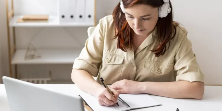 Com proposta inclusiva, o curso é voltado para alunos do ensino médio e para quem já concluiu os estudos • Freepik