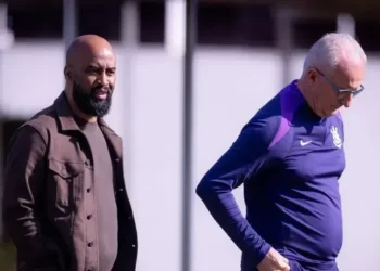 Dorival Júnior e Fabinho Soldado conversam em treino do Corinthians  • Foto: Rodrigo Coca/ Agência Corinthians