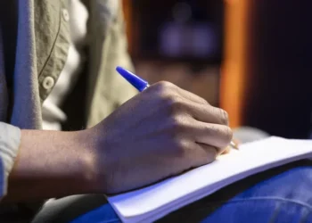 Redação é cobrada no primeiro dia da segunda fase da Fuvest e vale 50 pontos  • Freepik