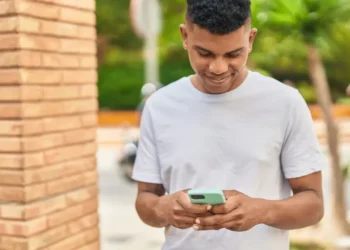 Interessados podem solicitar os benefícios pelo site da Fundação Vunesp • Freepik