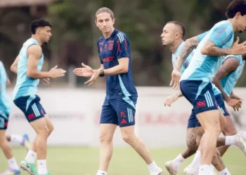 Filipe Luís tem desfalques no Flamengo para jogo da Copa do Brasil • Foto: Adriano Fontes/Flamengo
