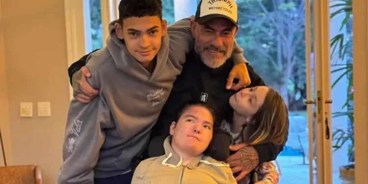 Henrique Fogaça com os filhos Olívia, João e Maria Letícia • Instagram/Henrique Fogaça