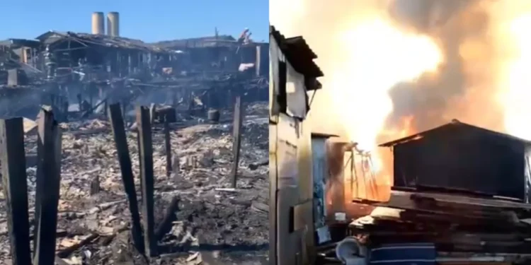 Cerca de 100 moradias foram atingidas, a maioria construídas sobre palafitas  • Reprodução/Defesa Civil de São Paulo