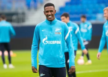 Robert Renan foi revelado pelo Corinthians e cedido ao Zenit  • Divulgação/Zenit