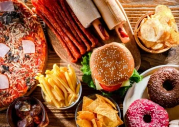 Alimentos ultraprocessados estão relacionados ao maior risco de doenças e ao aumento do peso corporal • monticelllo/GettyImages