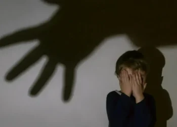 Pais e responsáveis admitem uso de violência física, inclusive com crianças de até 3 anos  • Getty Images