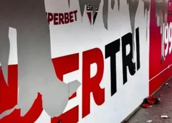 Estação São Paulo-Morumbi depredada após partida entre Santos e Juventude • CNN