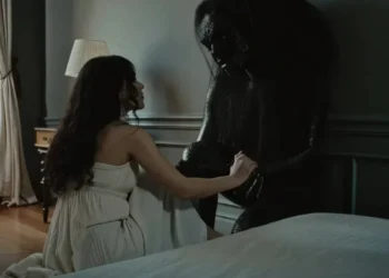 Imagens do clipe de "Dancing With Shadows", do The Transits • Divulgação