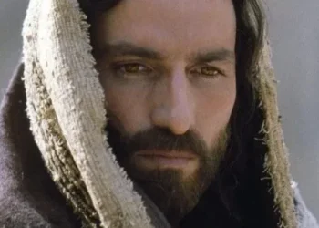 Mel Gibson vai dirigir a sequência de "A Paixão de Cristo" • Reprodução/20th Century Studios