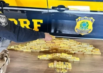 A ação da Polícia Rodoviária Federal (PRF), realizada na segunda-feira, 4 de agosto, resultou na apreensão de barras de ouro em Boa Vista, Roraima • PRF