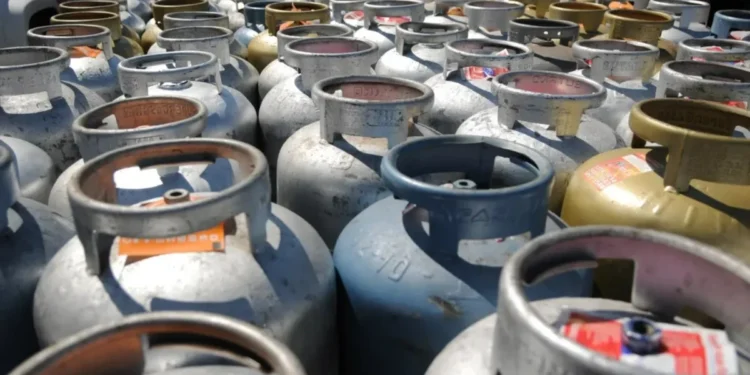 Petrobras anuncia volta à distribuição de gás de cozinha