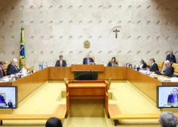 Sob pressão da oposição, STF faz acareação entre Cid e Marcelo Câmara