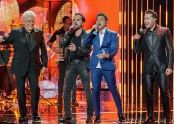 Zezé Di Camargo e Luciano ao lado de Matogrosso e Mathias na gravação do DVD “Pedaço de Minha Vida”, em comemoração aos 50 anos da dupla • Richard Legnari/Divulgação