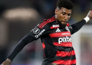 Emerson Royal em Flamengo x Internacional, pela Libertadores • Gilvan de Souza/Flamengo
