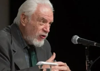 Cícero Sandroni, jornalista e escritor membro da ABL, morreu aos 90 anos • Divulgação/ ABL