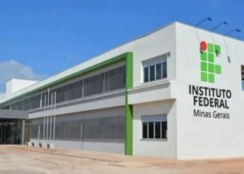 Diversos campi do IFMG estão com vagas abertas para 2026, em áreas como Ciências Biológicas, Educação Física, Física, Letras, Matemática, Pedagogia e Geografia • Divulgação