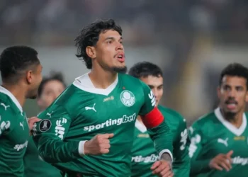 Gustavo Gómez fez o primeiro gol da partida logo aos seis minutos de partida • @LibertadoresBR