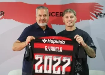 Varela renovou com o Flamengo até 2027 • Divulgação/Flamengo